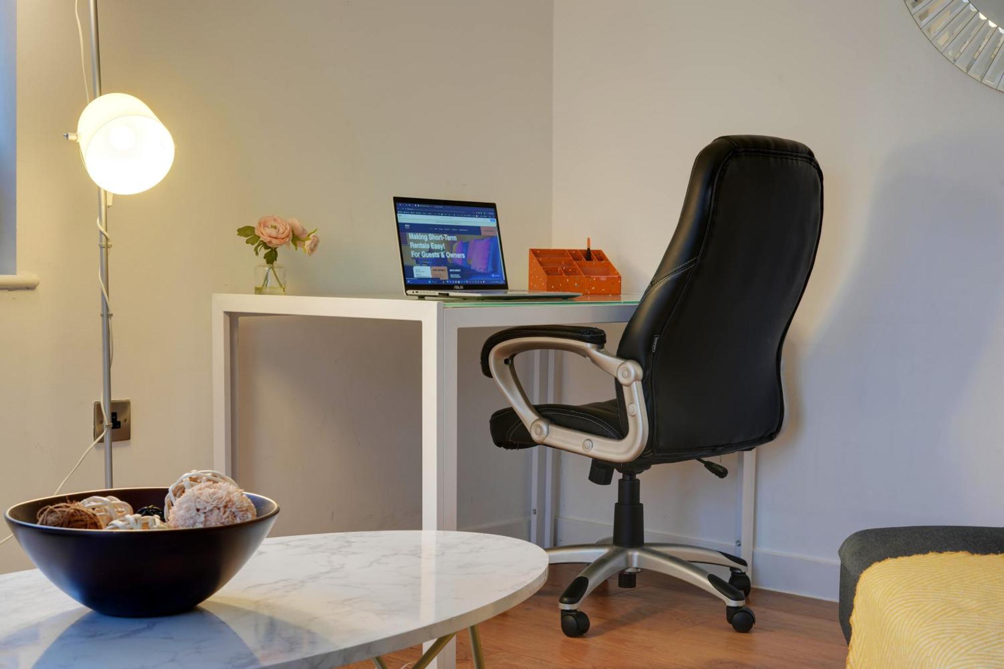 Stylish 2 Bed Apt 18 - City Centre, Free Parking, Espresso Machine & Netflix - Hosted By Stay Host Save Sheffield Eksteriør billede