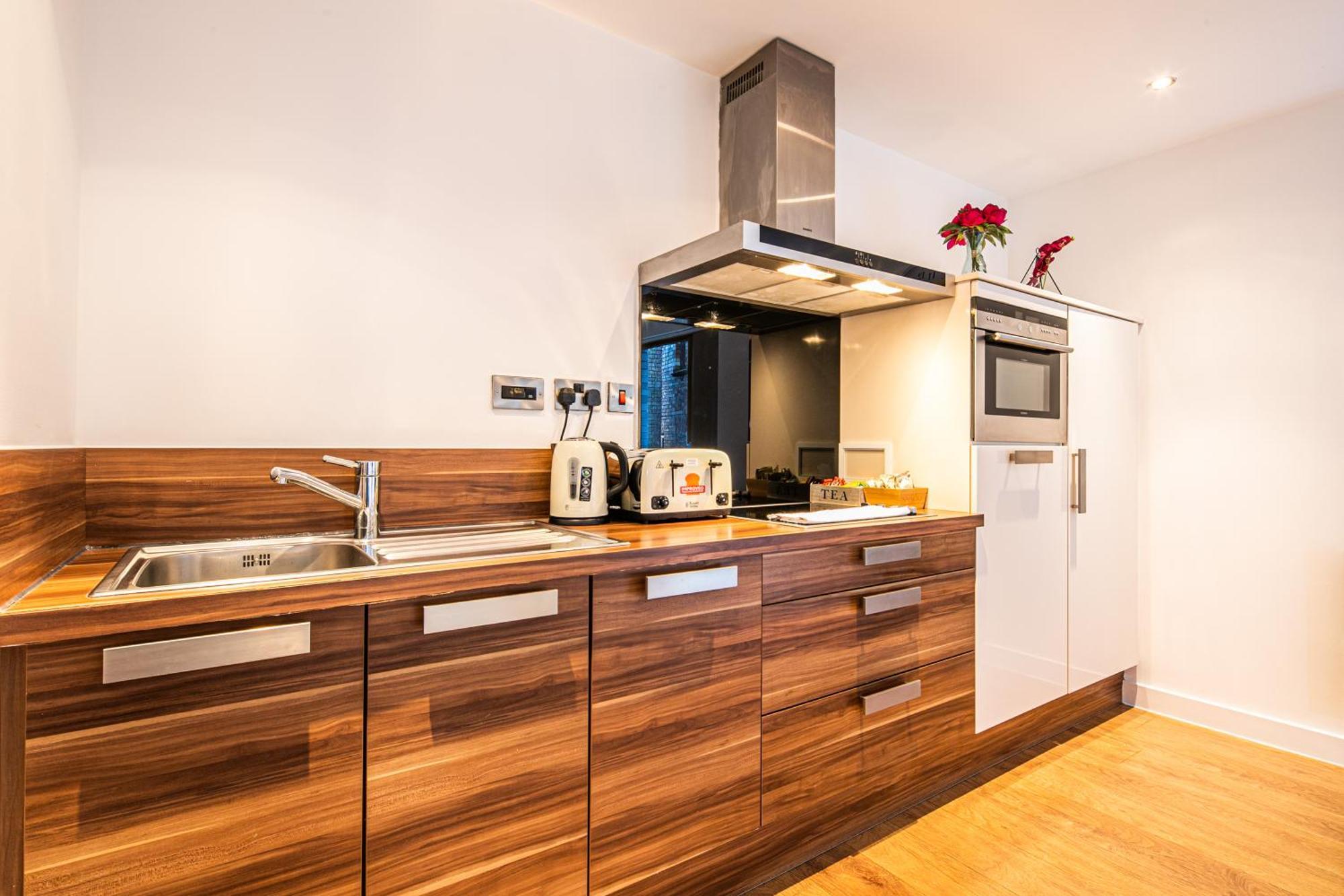 Stylish 2 Bed Apt 18 - City Centre, Free Parking, Espresso Machine & Netflix - Hosted By Stay Host Save Sheffield Eksteriør billede