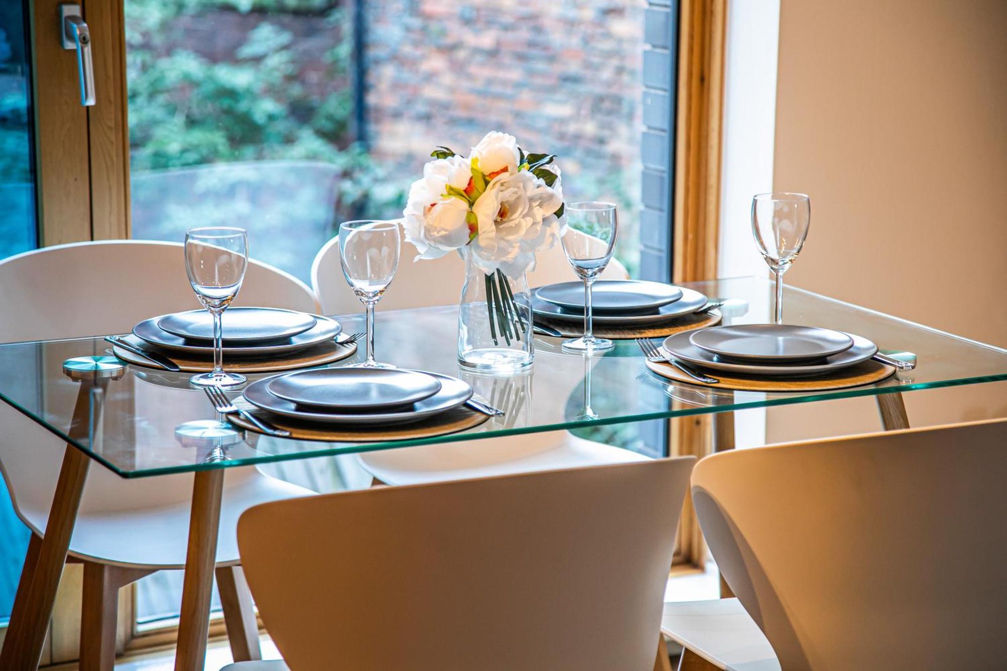 Stylish 2 Bed Apt 18 - City Centre, Free Parking, Espresso Machine & Netflix - Hosted By Stay Host Save Sheffield Eksteriør billede